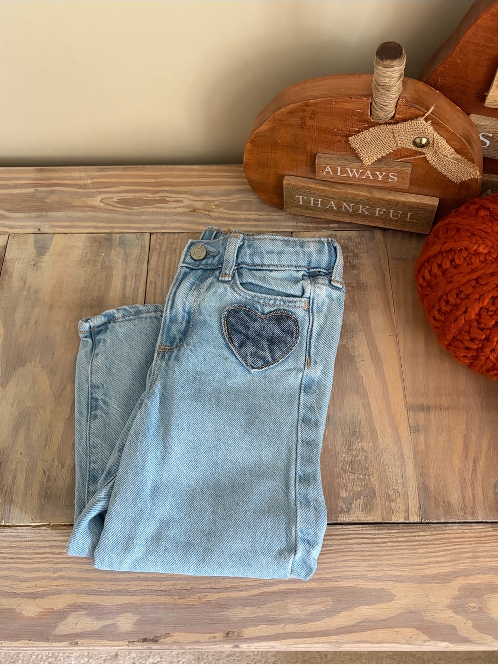 Gap Light Wash Heart Pocket Patch Jeans 💗